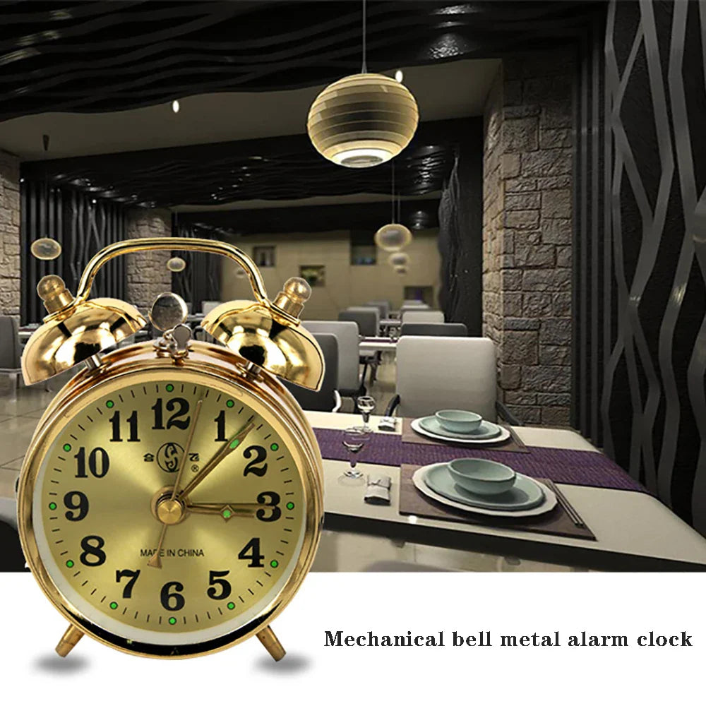 Budzik vintage mechaniczny złoty lub srebrny - retro styl