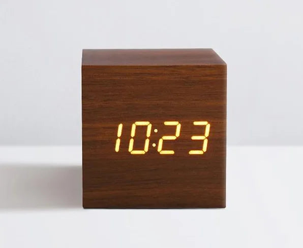 Budzik LED z funkcją snooze zasilanie USB