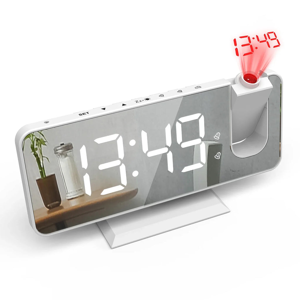 Budzik LED z radiem FM i portem USB na szafce nocnej