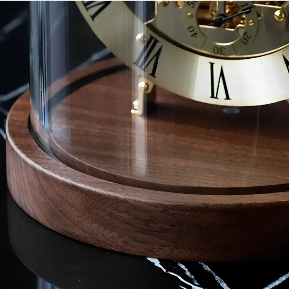 Zegar stojący mechaniczny Tempus Machina z drewna orzechowego i szkła