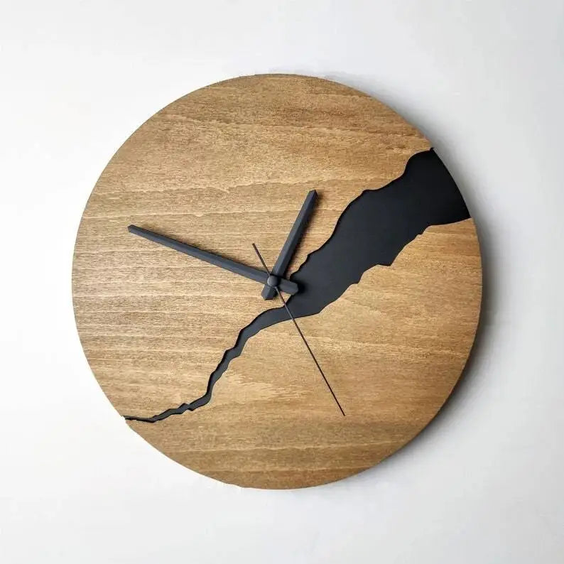 Zegar ścienny drewniany okrągły z pękniętą tarczą 30 cm