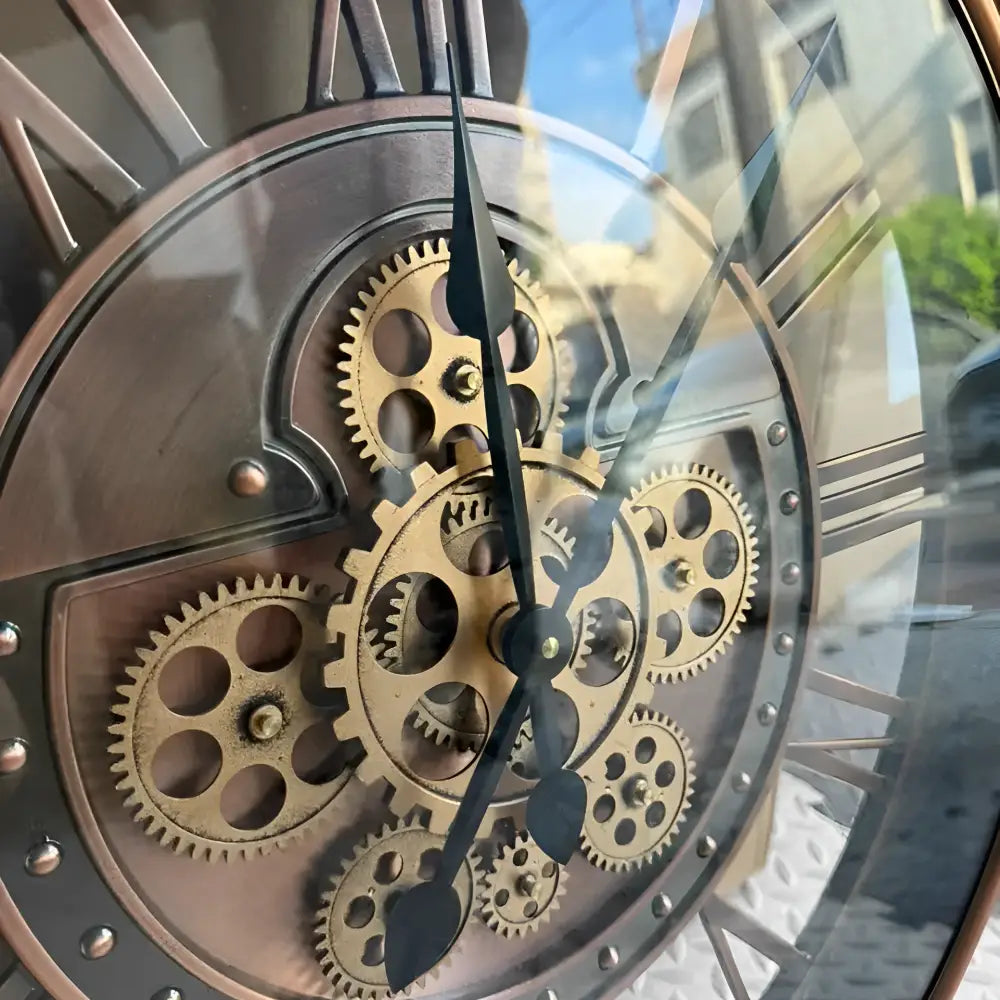 Zegar ścienny vintage z obracającym się mechanizmem efekt retro