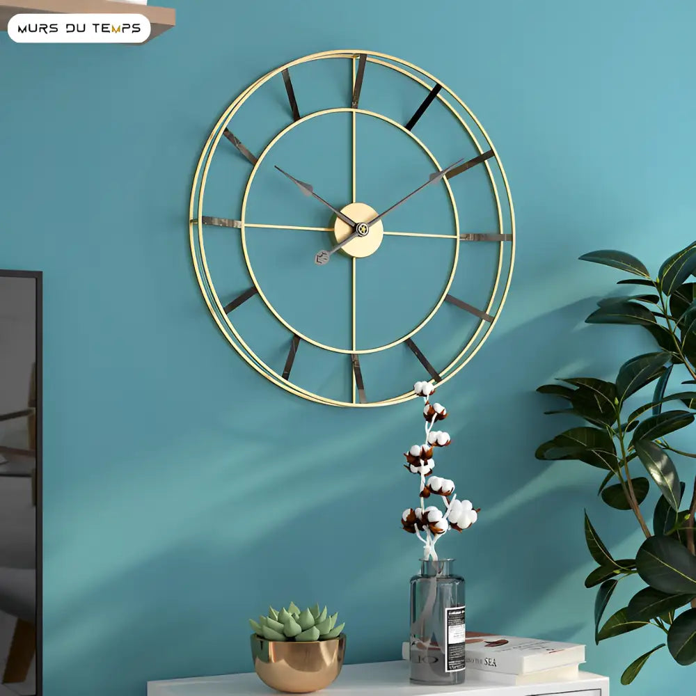 Złoty zegar ścienny minimalistyczny metalowy 50 cm
