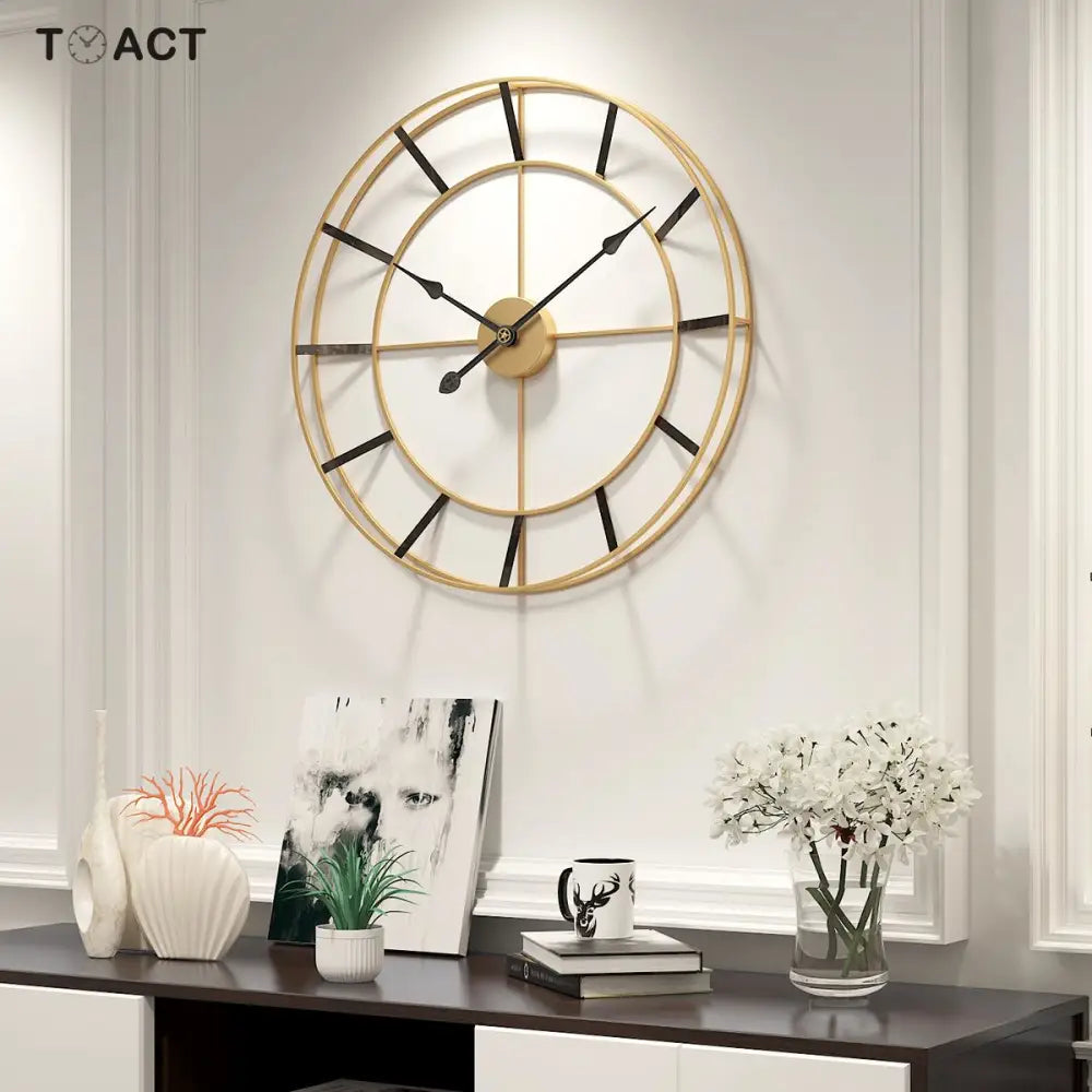 Złoty zegar ścienny minimalistyczny metalowy 50 cm
