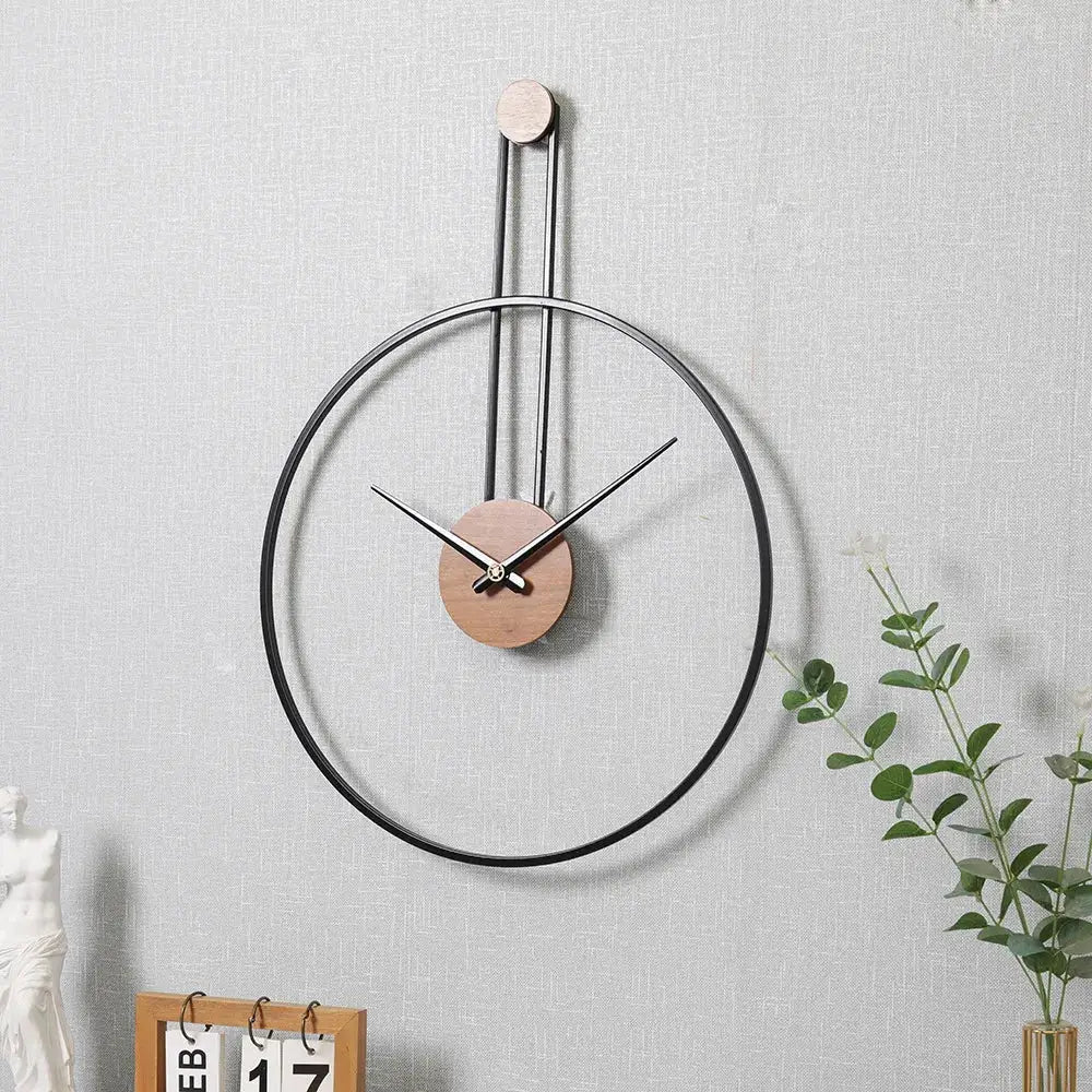 Srebrny zegar ścienny metalowy z wskazówkami 62 cm