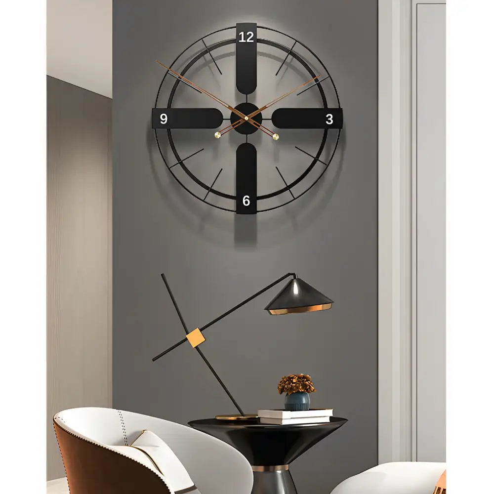 Detal tarczy metalowego zegara ściennego 70 cm