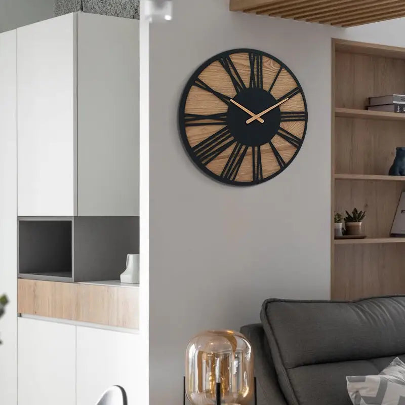 Zegar ścienny drewniany z rzymskimi cyframi i czarnym metalem 40 cm