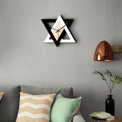 Geometryczny zegar ścienny czarno-biały do salonu